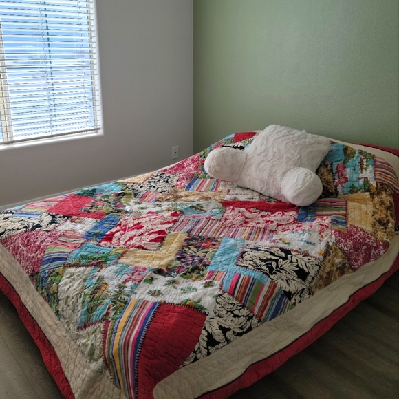 Pottery Barn Bedding Pottery Barn Queen Quilt Poshmark